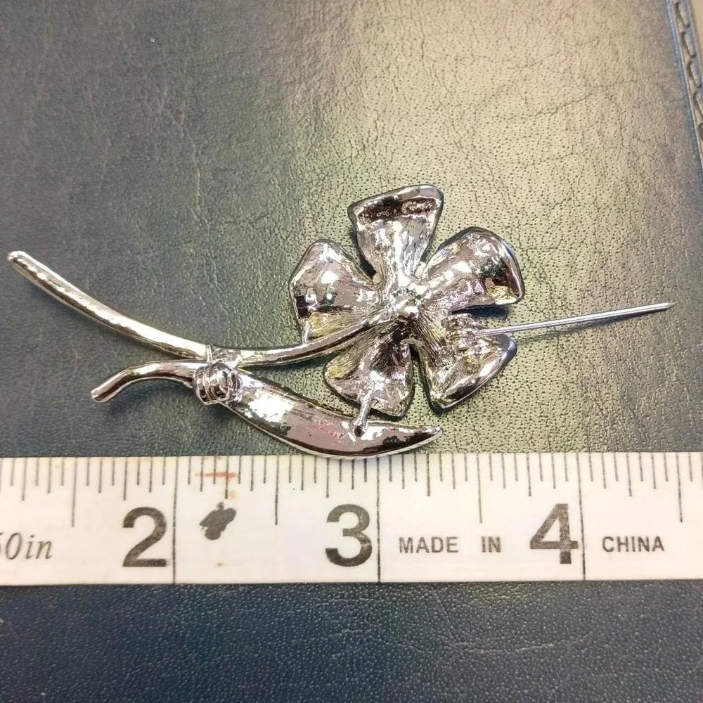 Silver  Rhinestone  Pink  Flower  Brooch